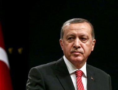 Ρ.Τ.Ερντογάν πήρε από ταξιτζή τα τσιγάρα του: «Πρέπει να κόψεις το κάπνισμα» (βίντεο)